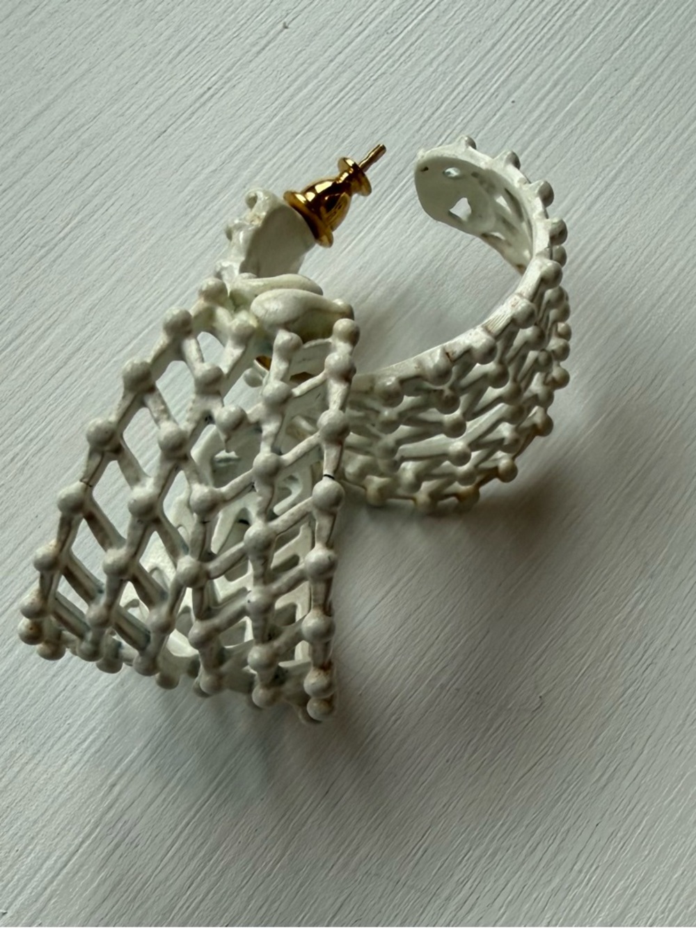 Vintage White Hoop Earrings - Picture 4 of 4